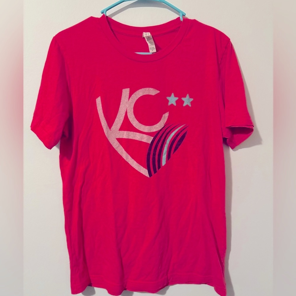 KC Graphic Tee - Women's Red Logo T-Shirt